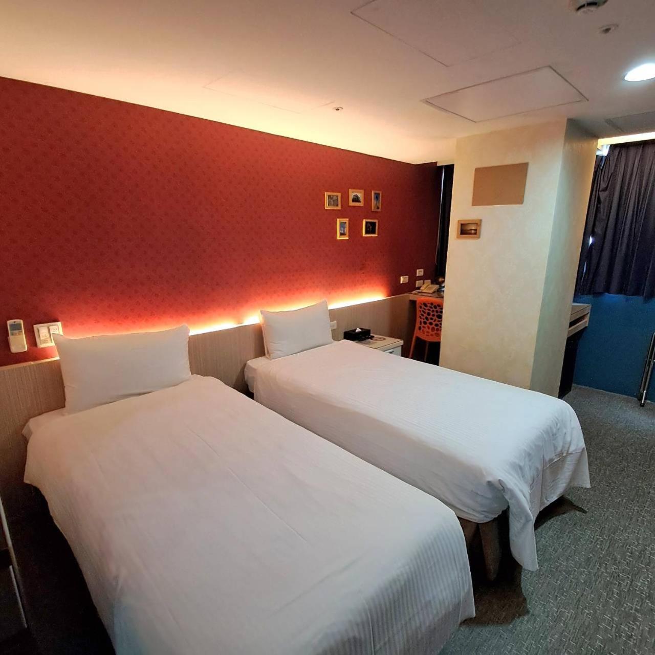 Morwing Hotel Fuzhong Taipei Exterior photo