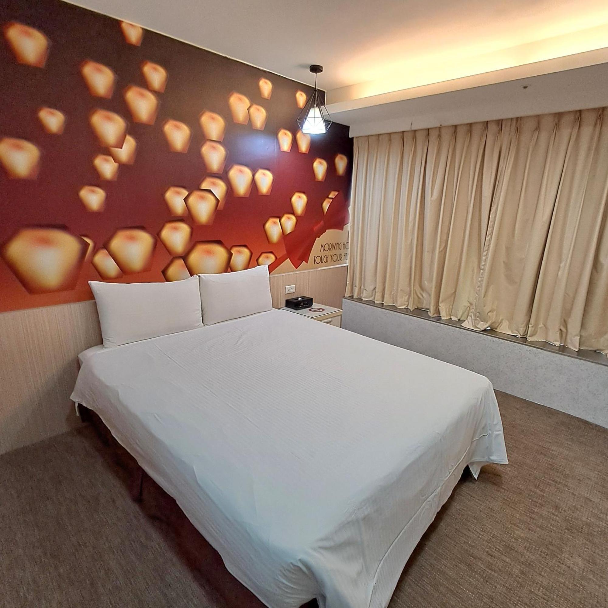 Morwing Hotel Fuzhong Taipei Exterior photo