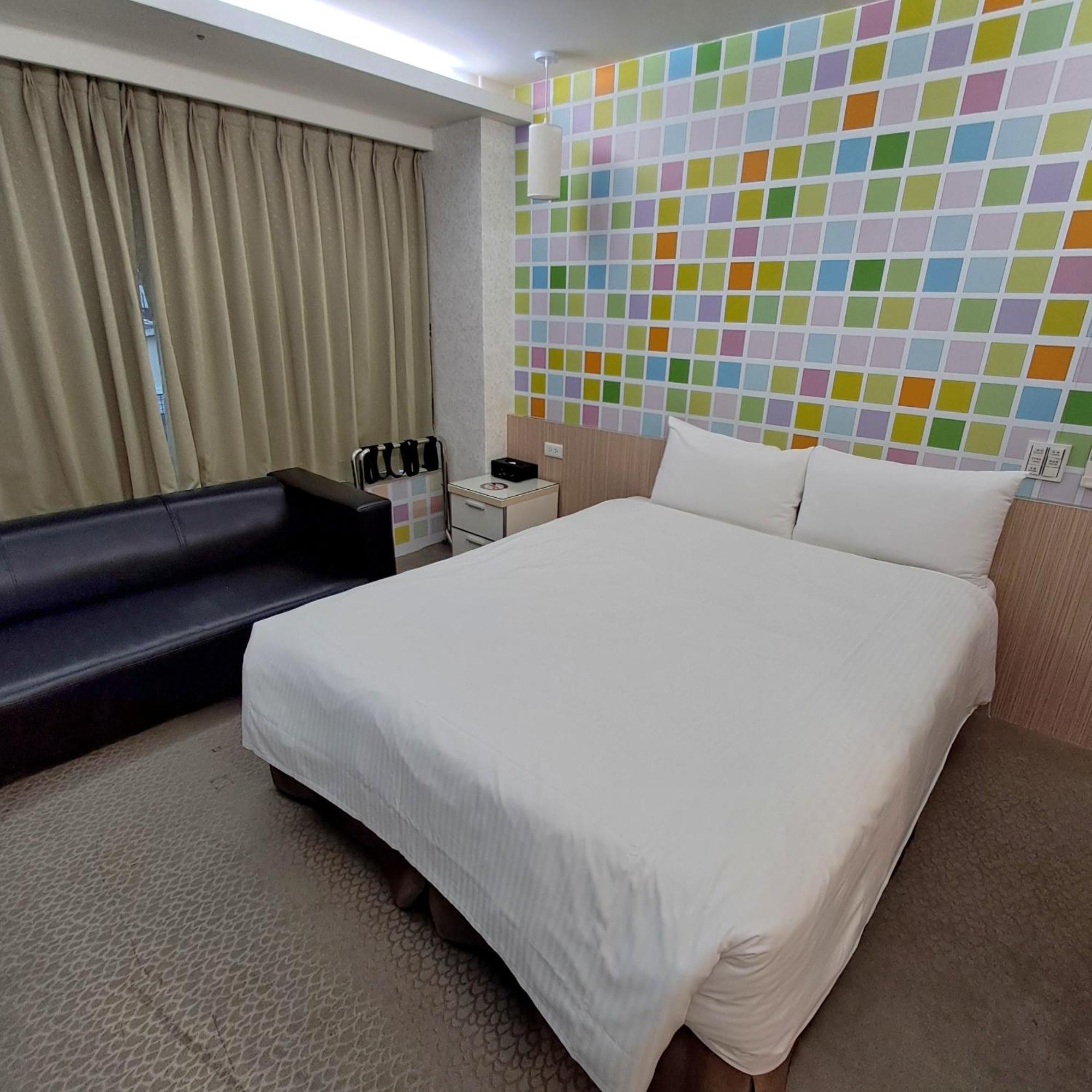 Morwing Hotel Fuzhong Taipei Exterior photo