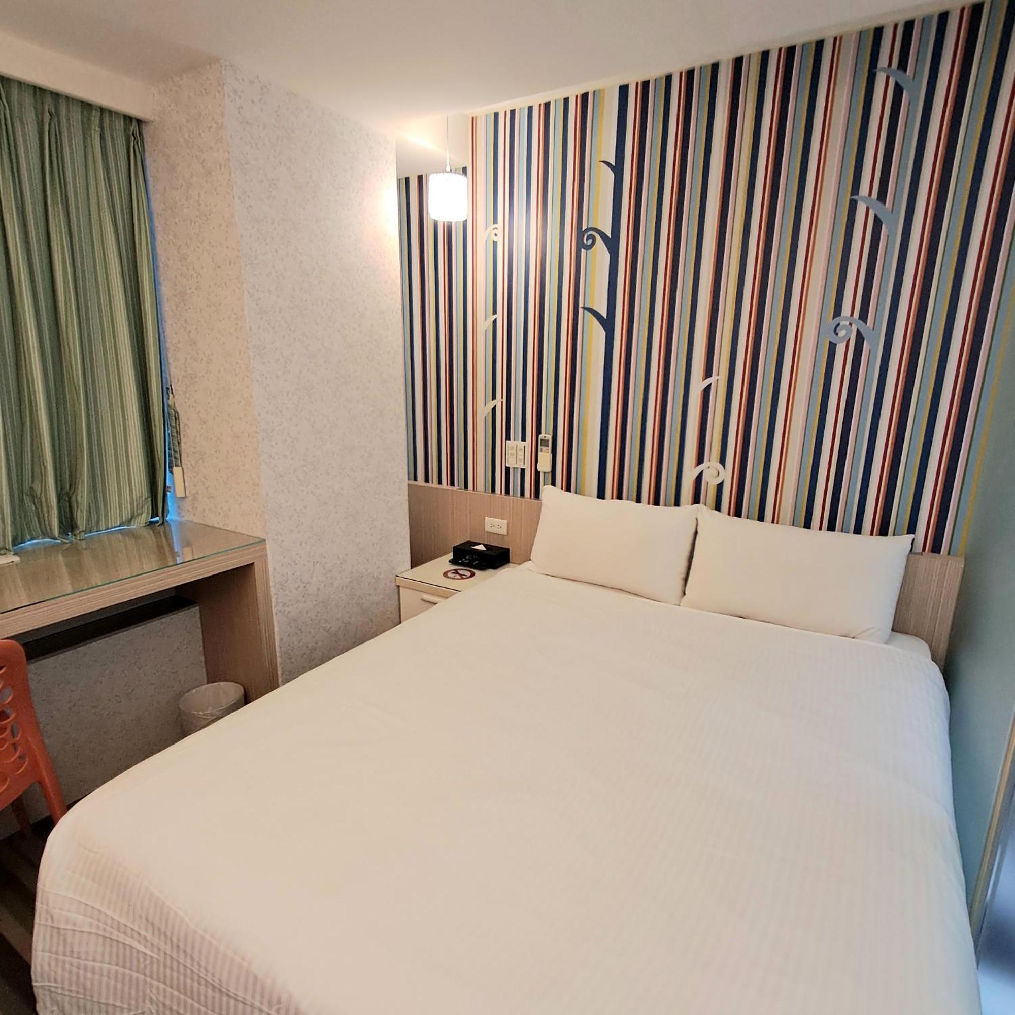 Morwing Hotel Fuzhong Taipei Exterior photo