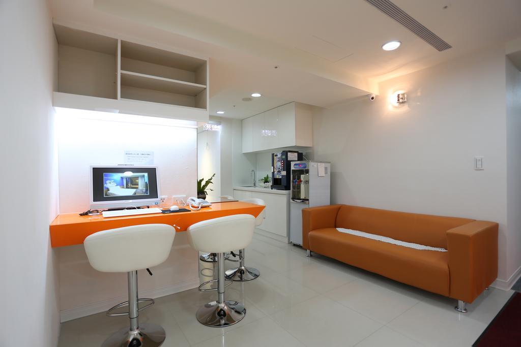 Morwing Hotel Fuzhong Taipei Exterior photo