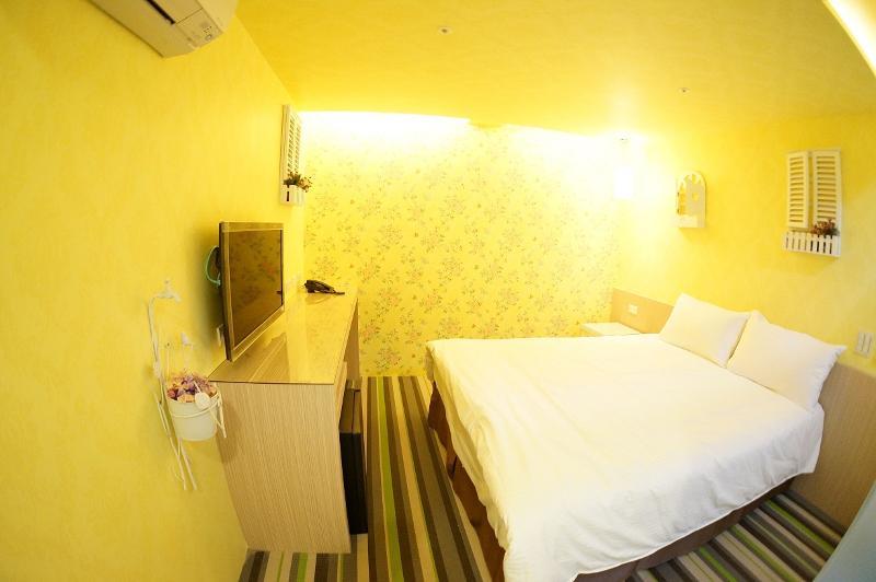Morwing Hotel Fuzhong Taipei Exterior photo