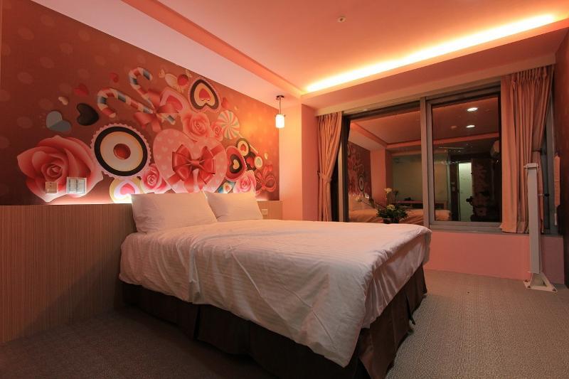 Morwing Hotel Fuzhong Taipei Exterior photo