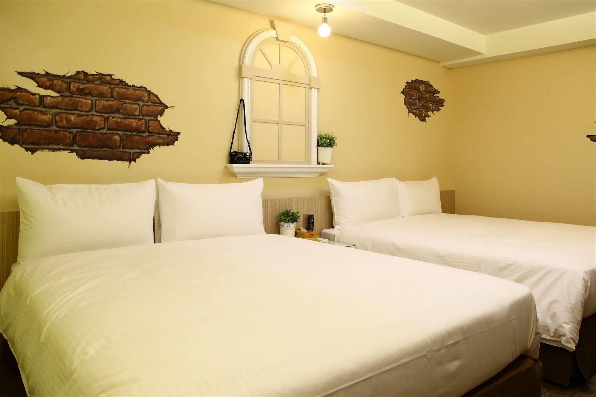 Morwing Hotel Fuzhong Taipei Exterior photo